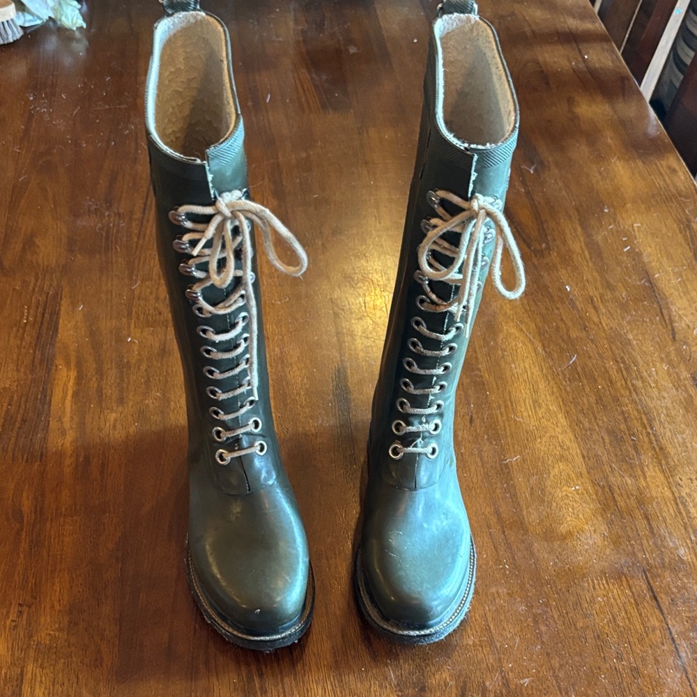 Isle Jacobsen Green Lace-Up Women's Rubber Boots